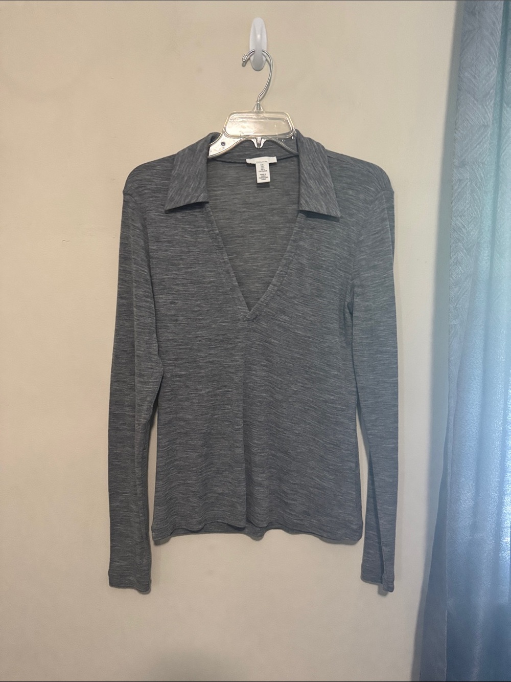 H&M Gray V-Neck Long Sleeve Collared Top